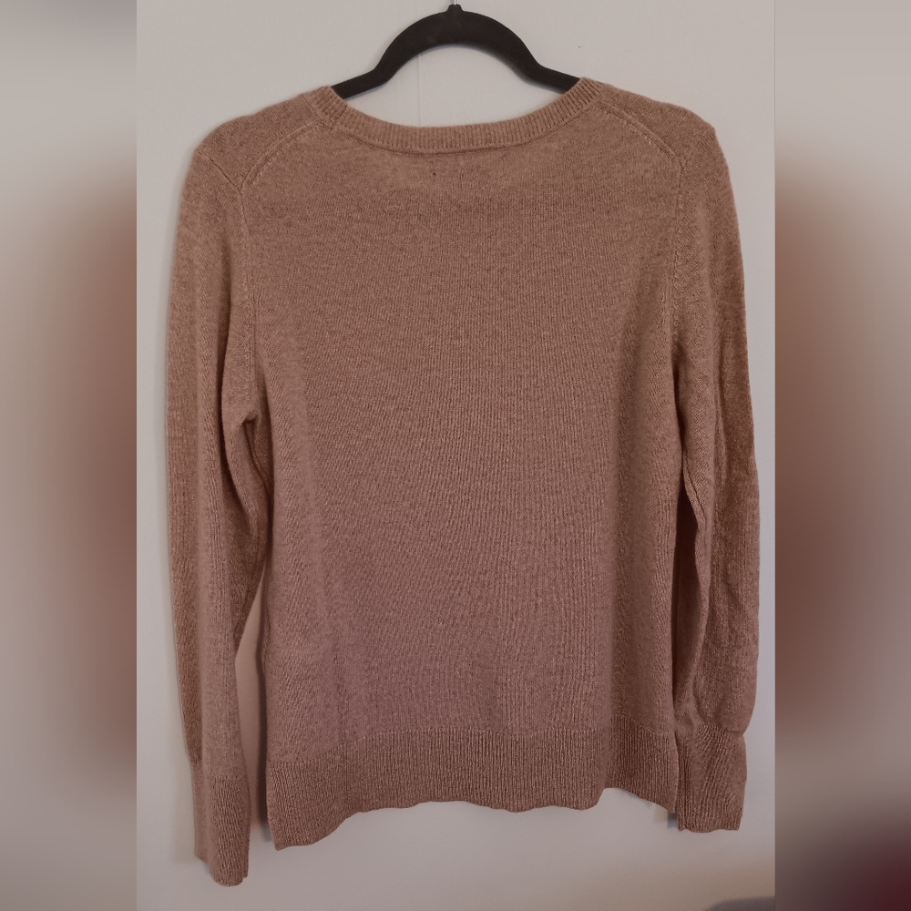 NWT Tahari Cashmere Tan Crew Neck Sweater - Picture 4 of 5